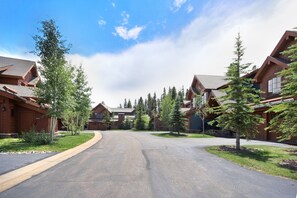 Townhome, 2 Bedrooms | Property grounds