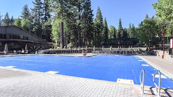 Room, 2 Bedrooms | Sports court