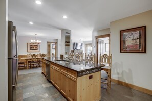 Condo, 3 Bedrooms | Private kitchen