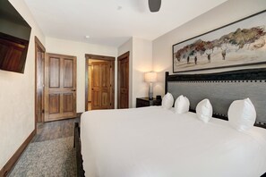 Condo, 2 chambres | 2 chambres, bureau, fer et planche Ă repasser, accĂšs au Wi-Fi (inclus)