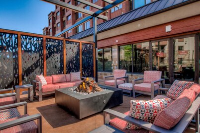 Winter Ski-in/out Studio Sleeps 4, Steps To Historic Main St Studio Bedroom Condo by RedAwning