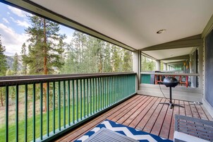 Condo, 3 Bedrooms | Property grounds