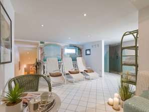 Sauna, steam room