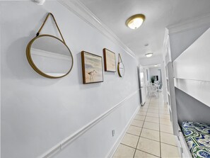 Condo, 1 phòng ngủ | Nội thất