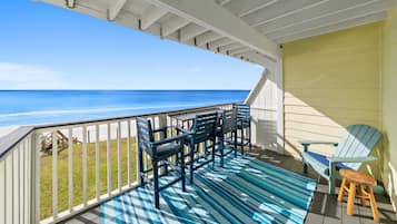Condo, 2 Bedrooms | Property grounds