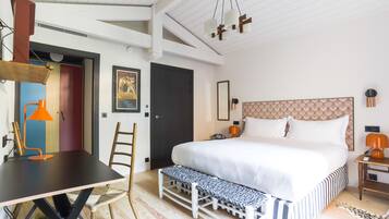 Cottage (Guitoune) | Luxe beddengoed, een minibar, een kluis op de kamer, een bureau