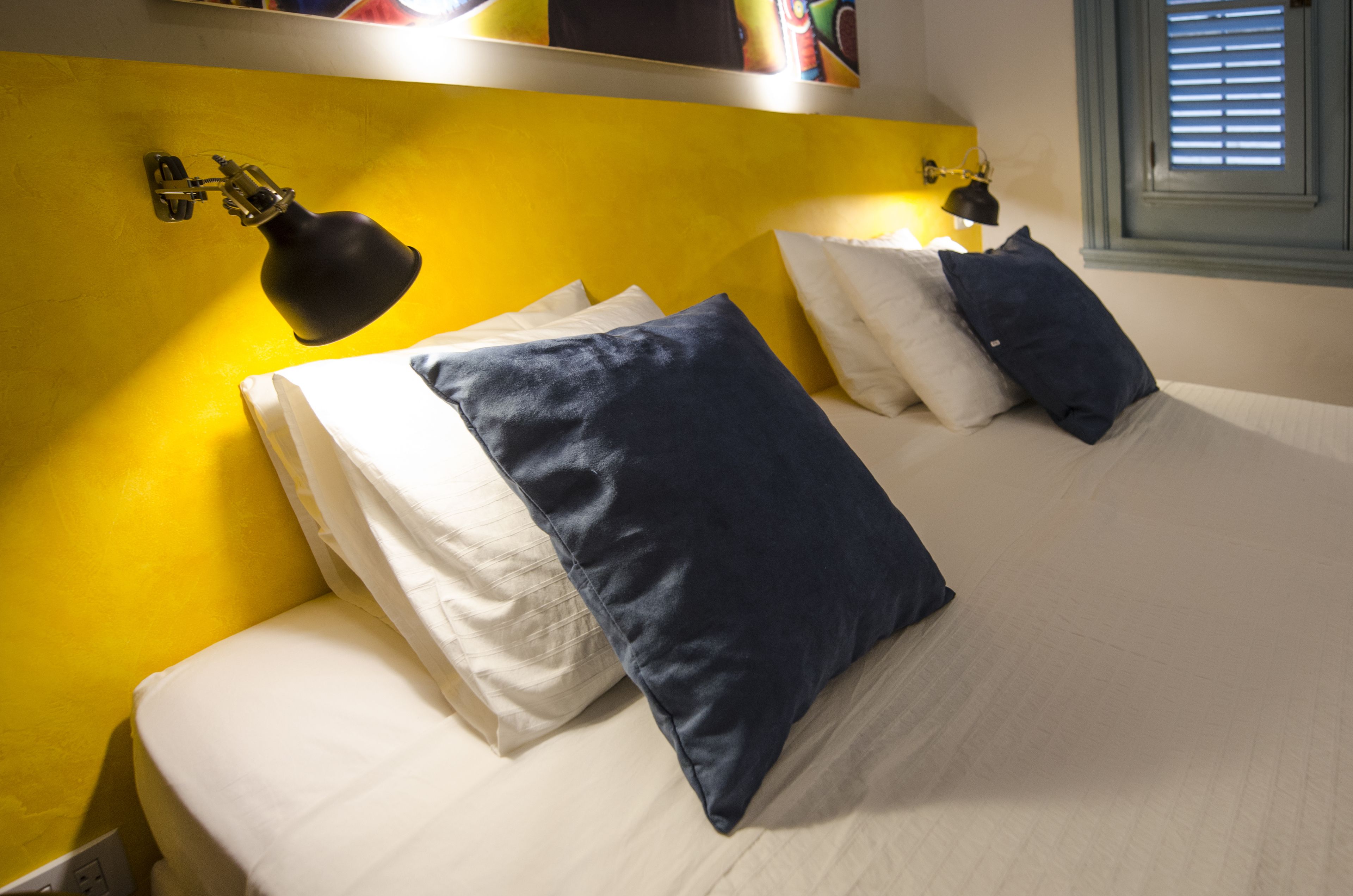 room (painters) | 1 bedroom, in-room safe, individually decorated, individually furnished