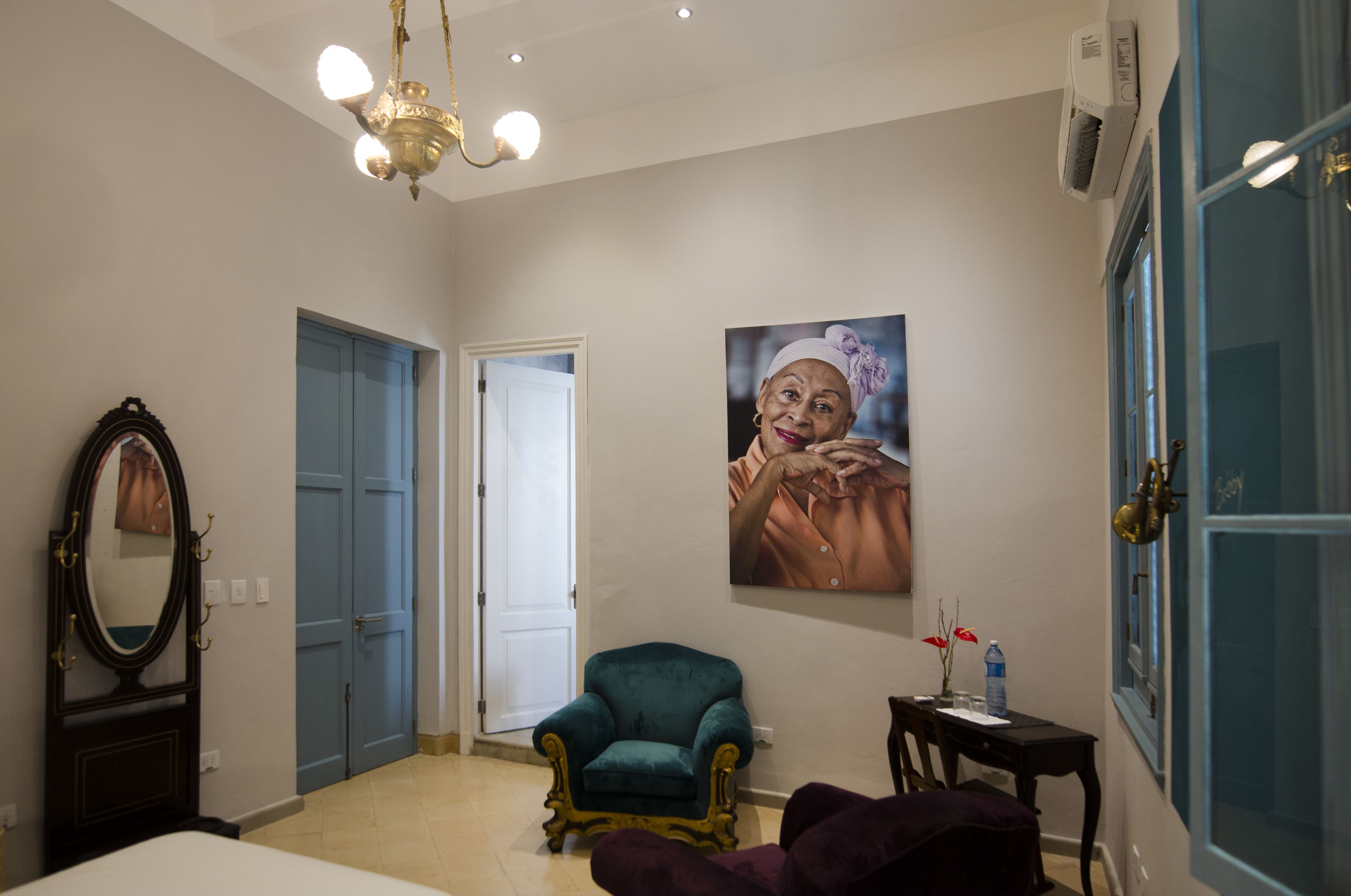 room (music) | 1 bedroom, in-room safe, individually decorated, individually furnished