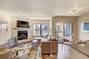 Condo, 2 Bedrooms | Living room | Fireplace, DVD player