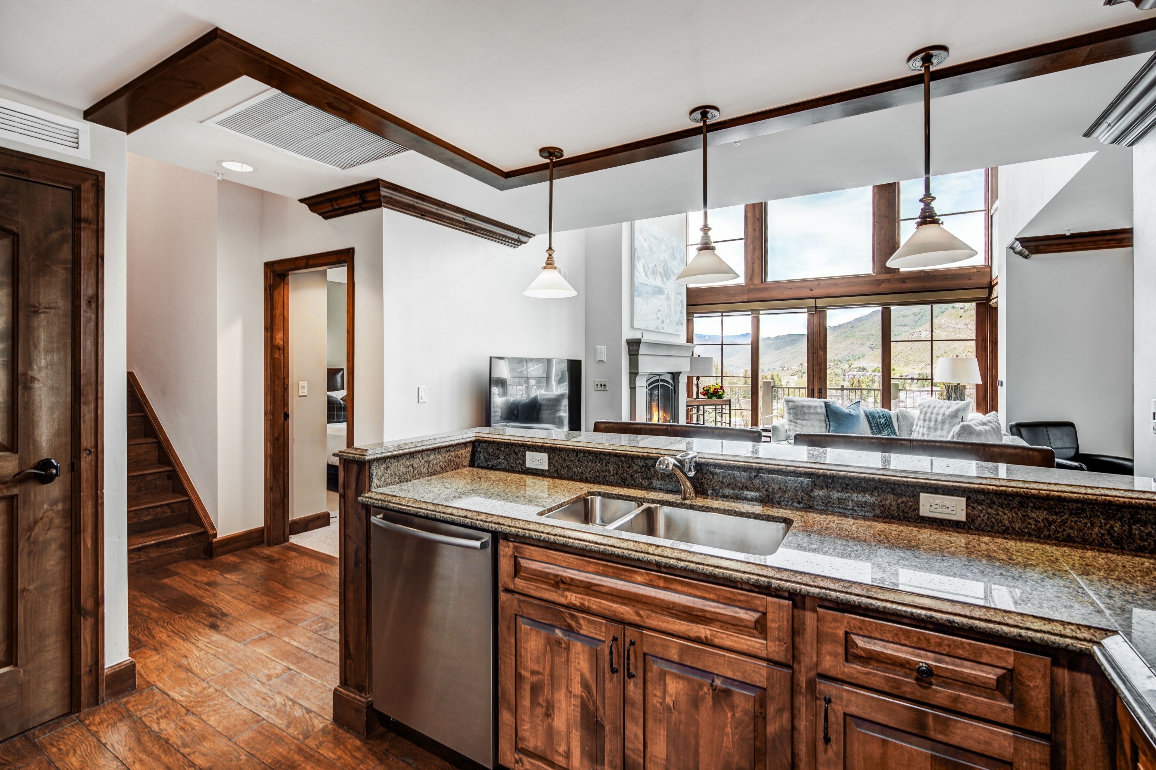 Condo, 3 Bedrooms | Private kitchen | Full-sized fridge, microwave, oven, stovetop