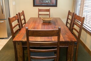Condo, 2 habitaciones | Restaurantes