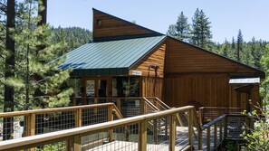 Exterior - Ski Trails 4042 (Truckee)
