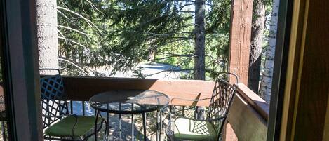 Room, 2 Bedrooms | Outdoor dining