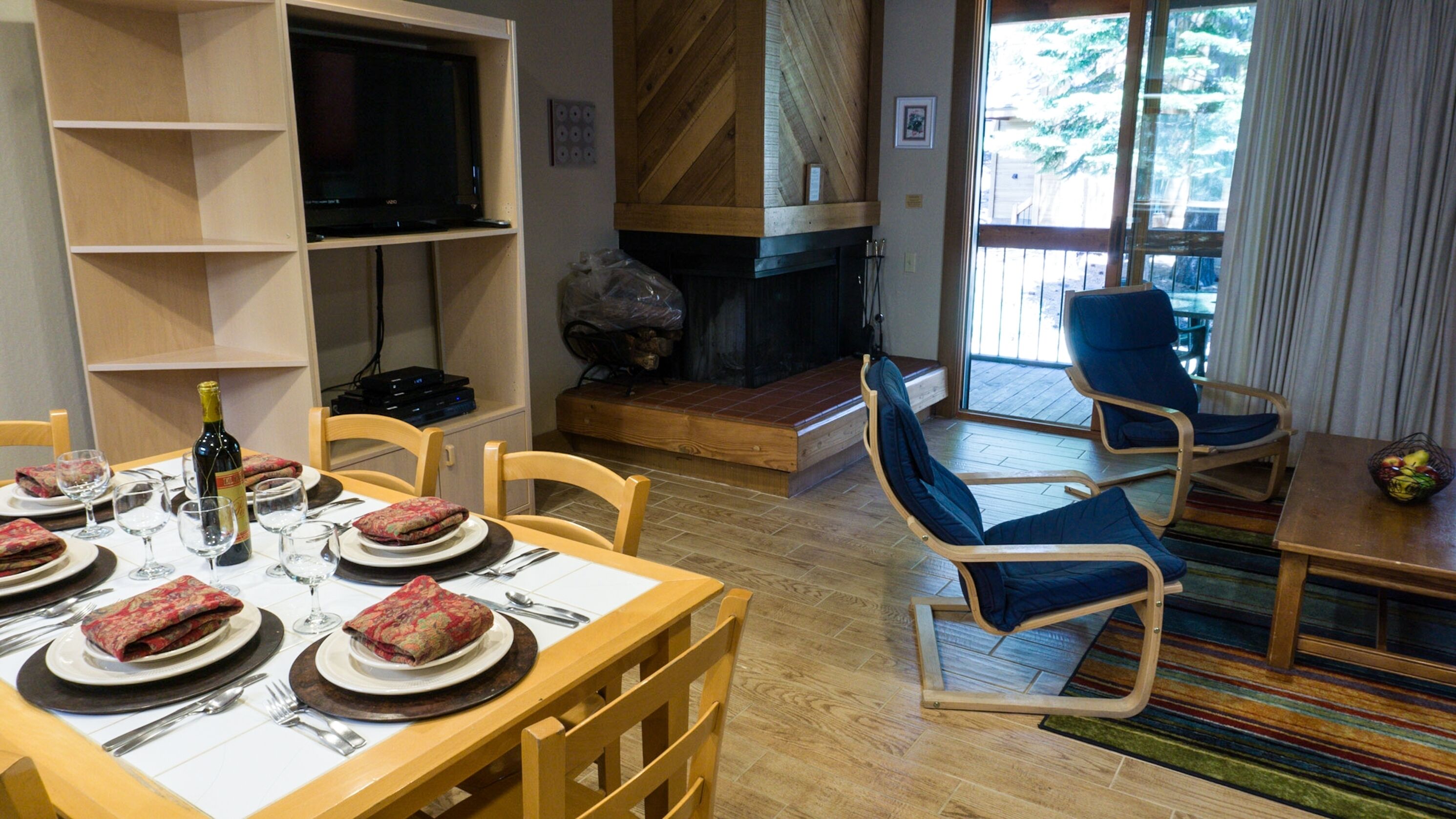 Condo, 3 Bedrooms | Living room