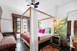 Suite | Free WiFi, bed sheets
