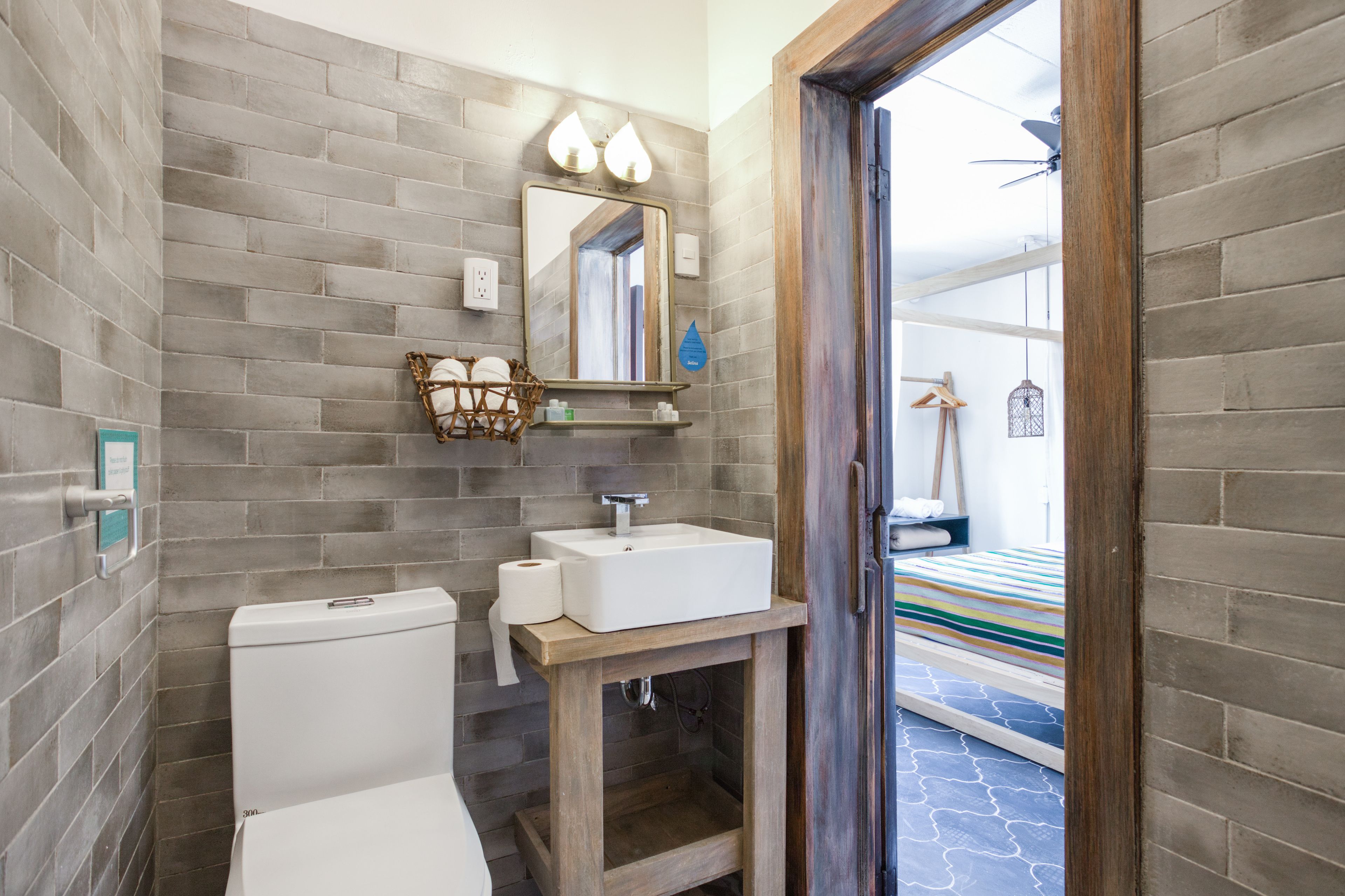 Selina Antigua - Hostel