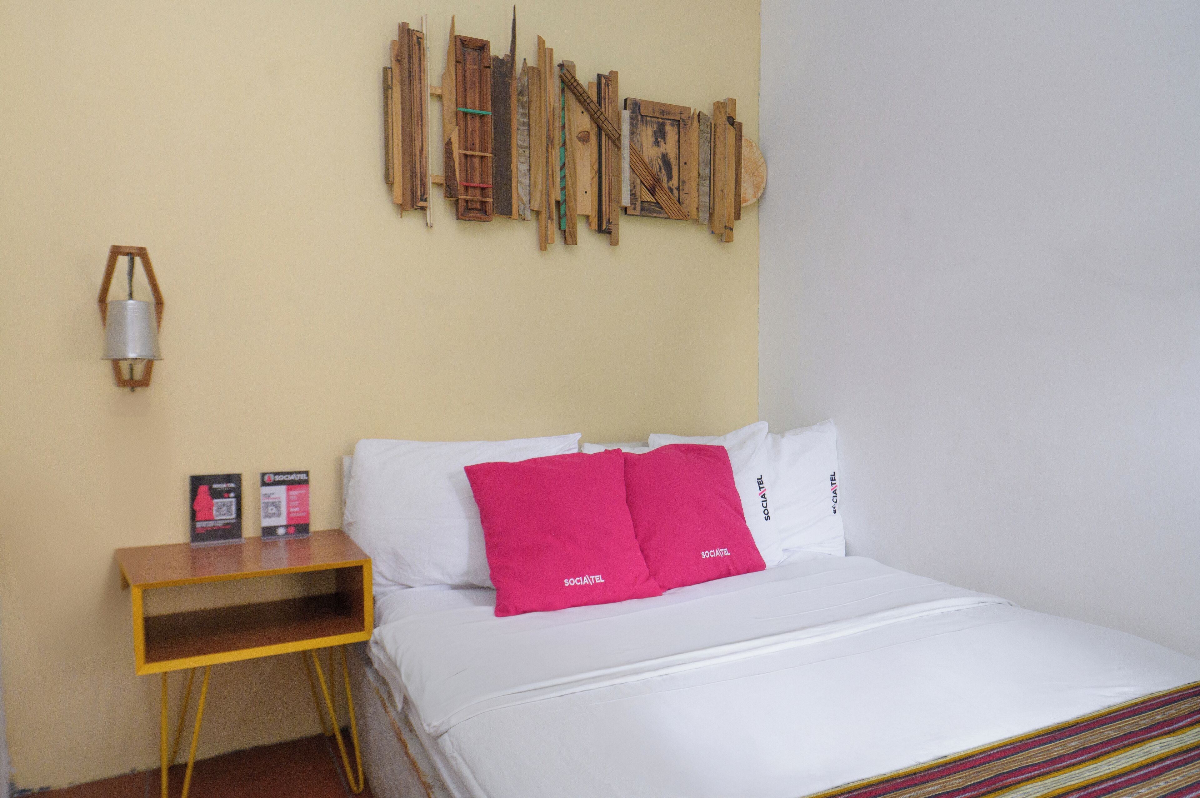 雙人房單人入住 | 免費 Wi-Fi、床單