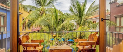 Balcony Junior Suite with Pool View (Only Adults) | Terrasse/Patio