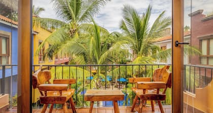 Casa Lotería -Pueblito Sayulita- Colorful, Family and Relax Experience with Private Parking and Pool