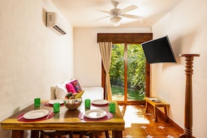 Family Suite with Kitchenette and Walk to Pool | In-room dining