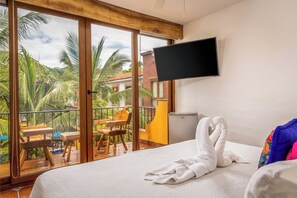 Balcony Junior Suite with Pool View (Only Adults) | In-room safe, individually decorated, individually furnished