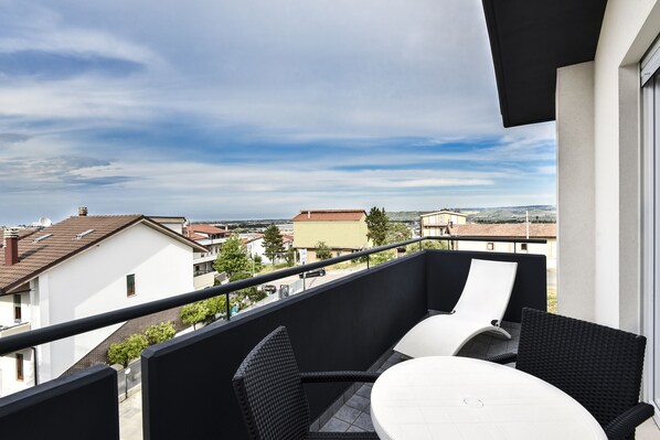 Deluxe Double or Twin Room, Sea View | Balcony