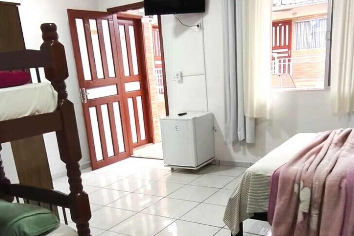 Minibar, wifi gratis y ropa de cama 