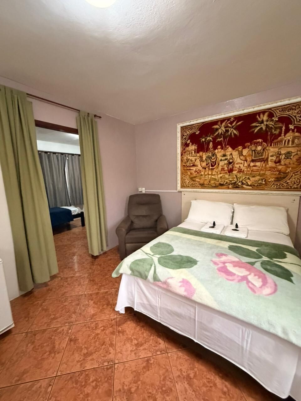 Quarto Familia 5 pessoas | Minibar, free WiFi, bed sheets