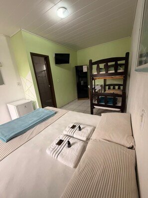 Minibar, free WiFi, bed sheets - Hotel Anjo Gabriel (Penha)