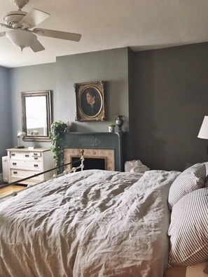 Standard Room, 1 King Bed, Non Smoking, Private Bathroom | Bathroom | Shower, rainfall showerhead, designer toiletries, hair dryer - Batterby House – Adults Only (Hudson)