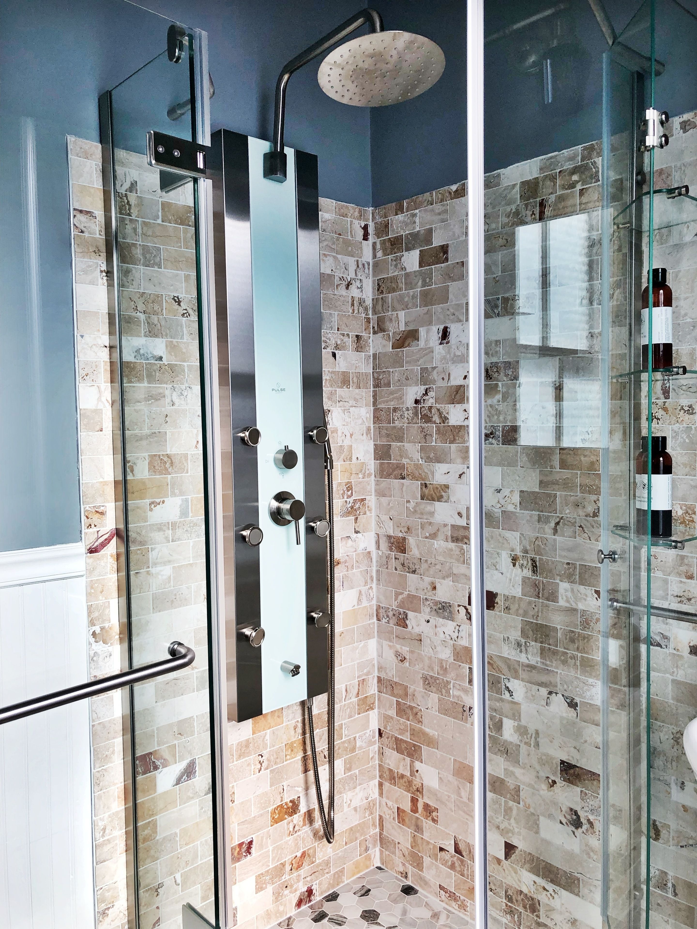 Suite Deluxe, 1 très grand lit, salle de bains privée | Douche de la salle de bain
