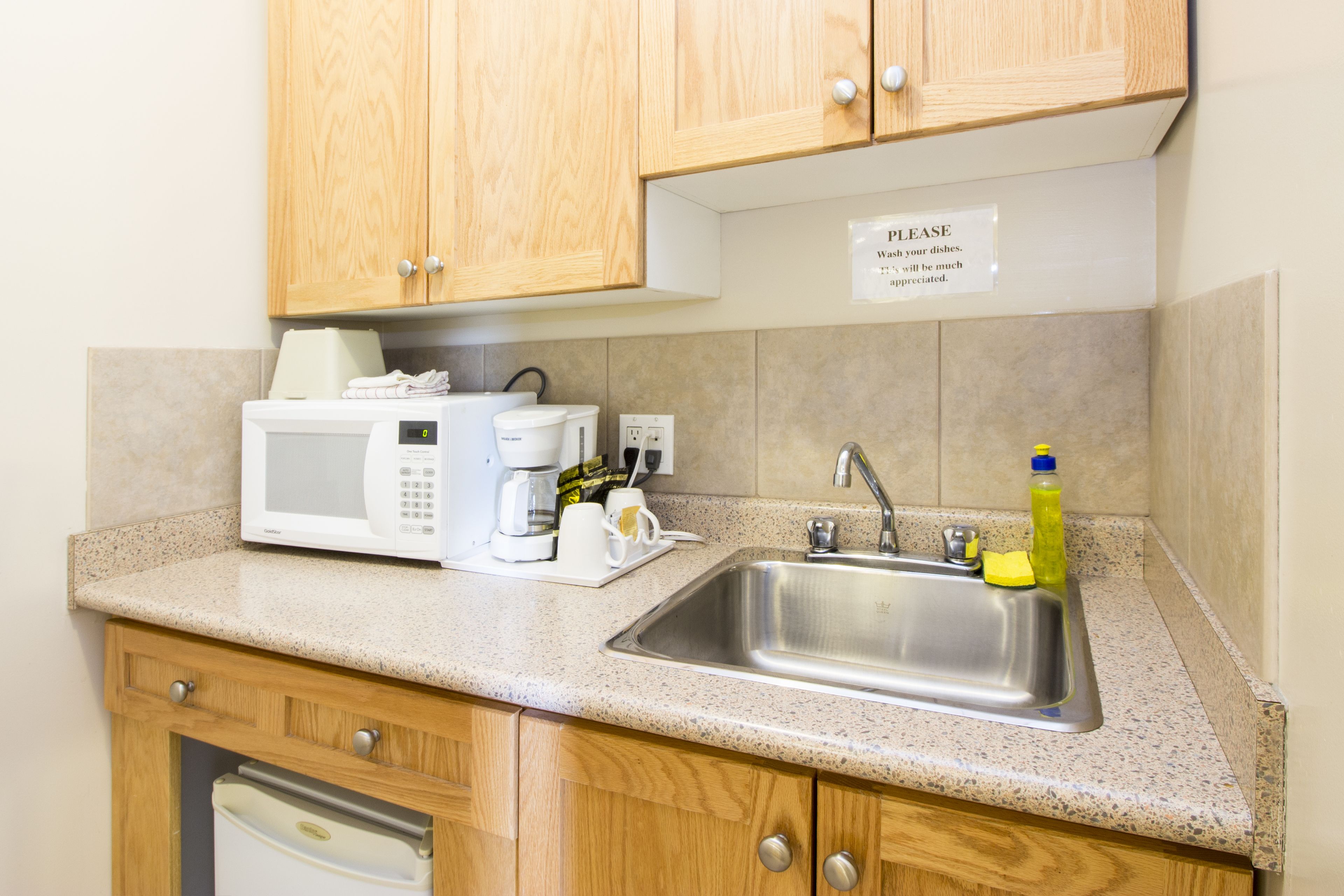 fridge, microwave, coffee/tea maker