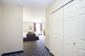 Free WiFi, bed sheets - West Country Inn (Drayton Valley)
