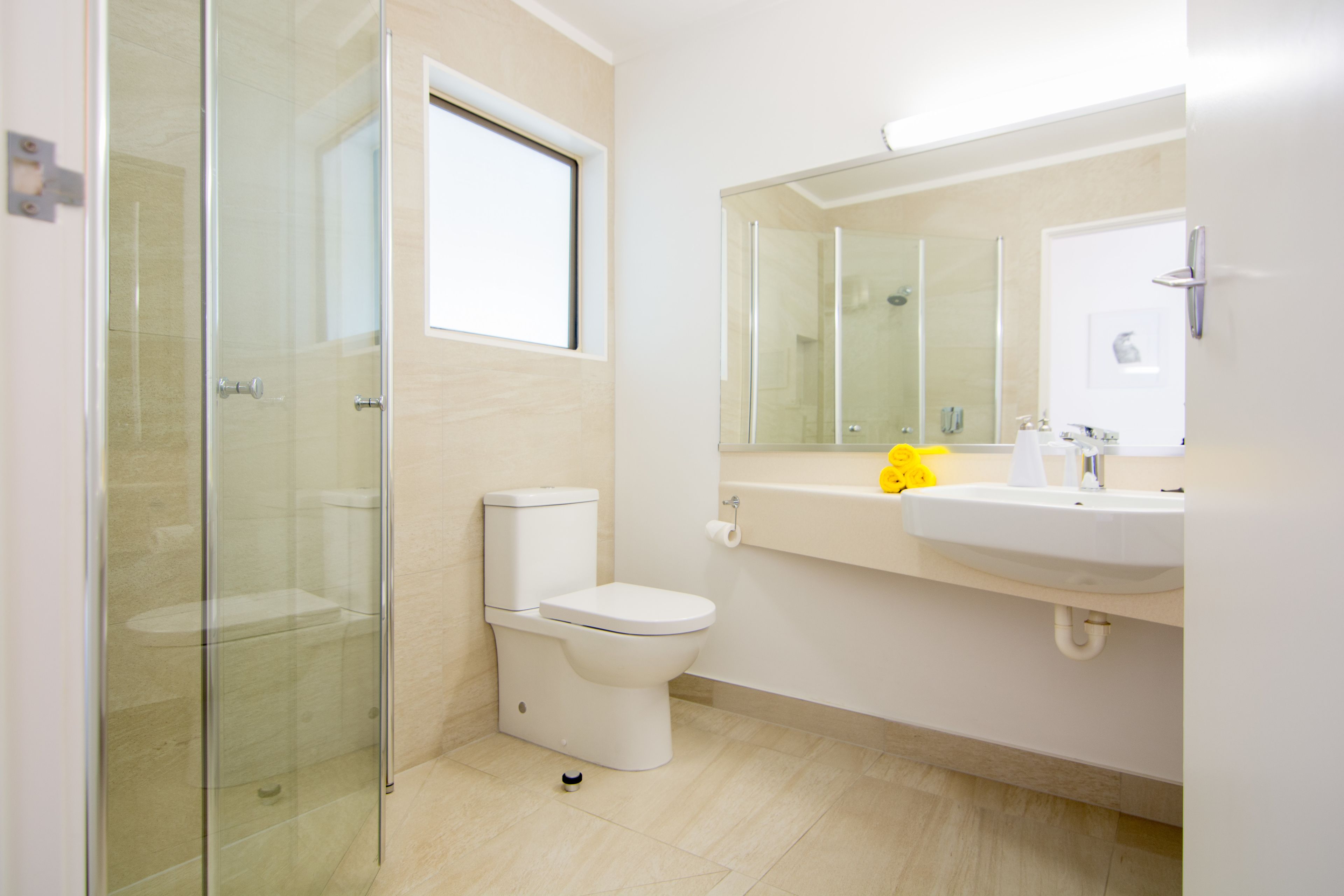 Studio Chalet | Bathroom | Free toiletries, towels