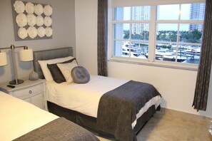 2 bedrooms, soundproofing, iron/ironing board, WiFi - Amazing View-2 Bedrooms-Yach Club (AVENTURA)