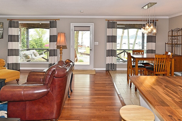 Télévision à écran plat, jeux vidéo, lecteur de DVD