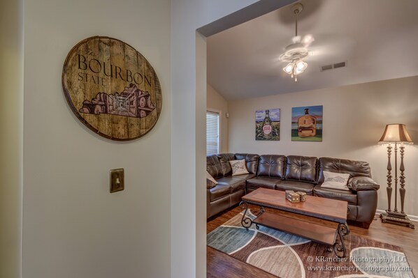 Interior - Cozy, Comfortable & Convenient (Lexington)