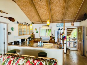 雪櫃、微波爐、焗爐、爐具