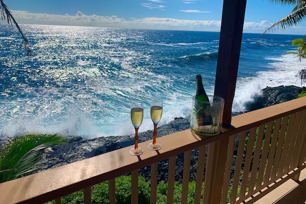 Backyard - ocean front lanai has 180 degree Pacific view, 50' from the Pacific