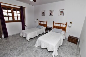 3 bedrooms, desk, iron/ironing board, travel crib