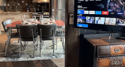 WiFi. Klimaanlage. 3 geschlossene BR. Parken kostenlos. 5 Minuten von der Metro Frontenac