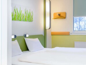 Room, 2 Twin Beds | Soundproofing