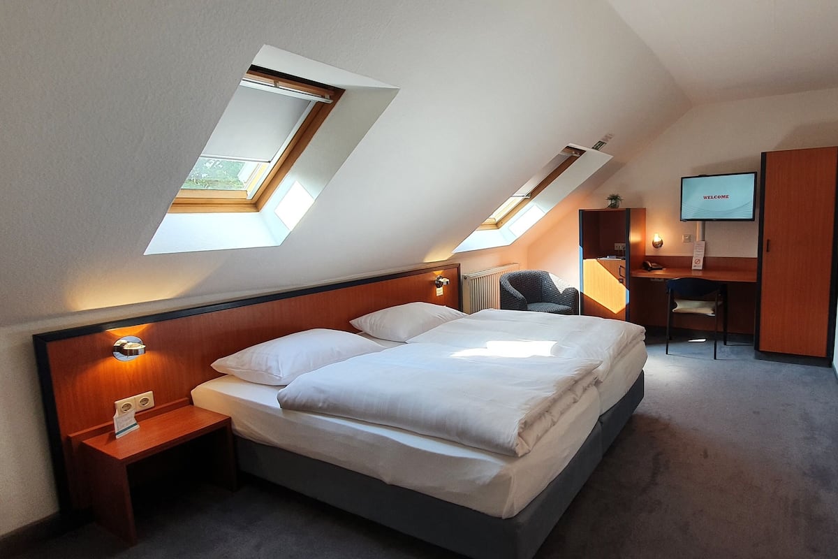 Business tweepersoonskamer | 1 slaapkamer, hypoallergeen beddengoed, een bureau, een laptopwerkplek