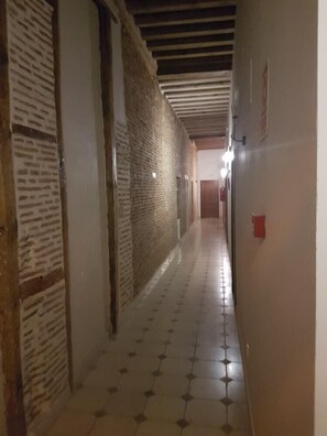 Interior - El Rastro (Avila)