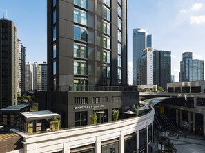 防敏寢具、迷你吧贈品、房內夾萬、熨斗/熨衫板