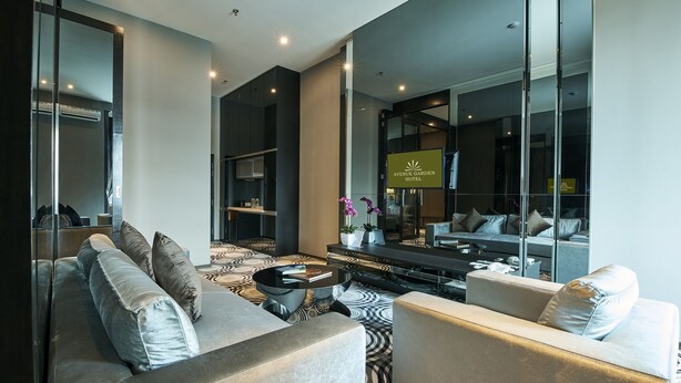 Junior Suite With 2 Breakfast | Living room | LCD TV