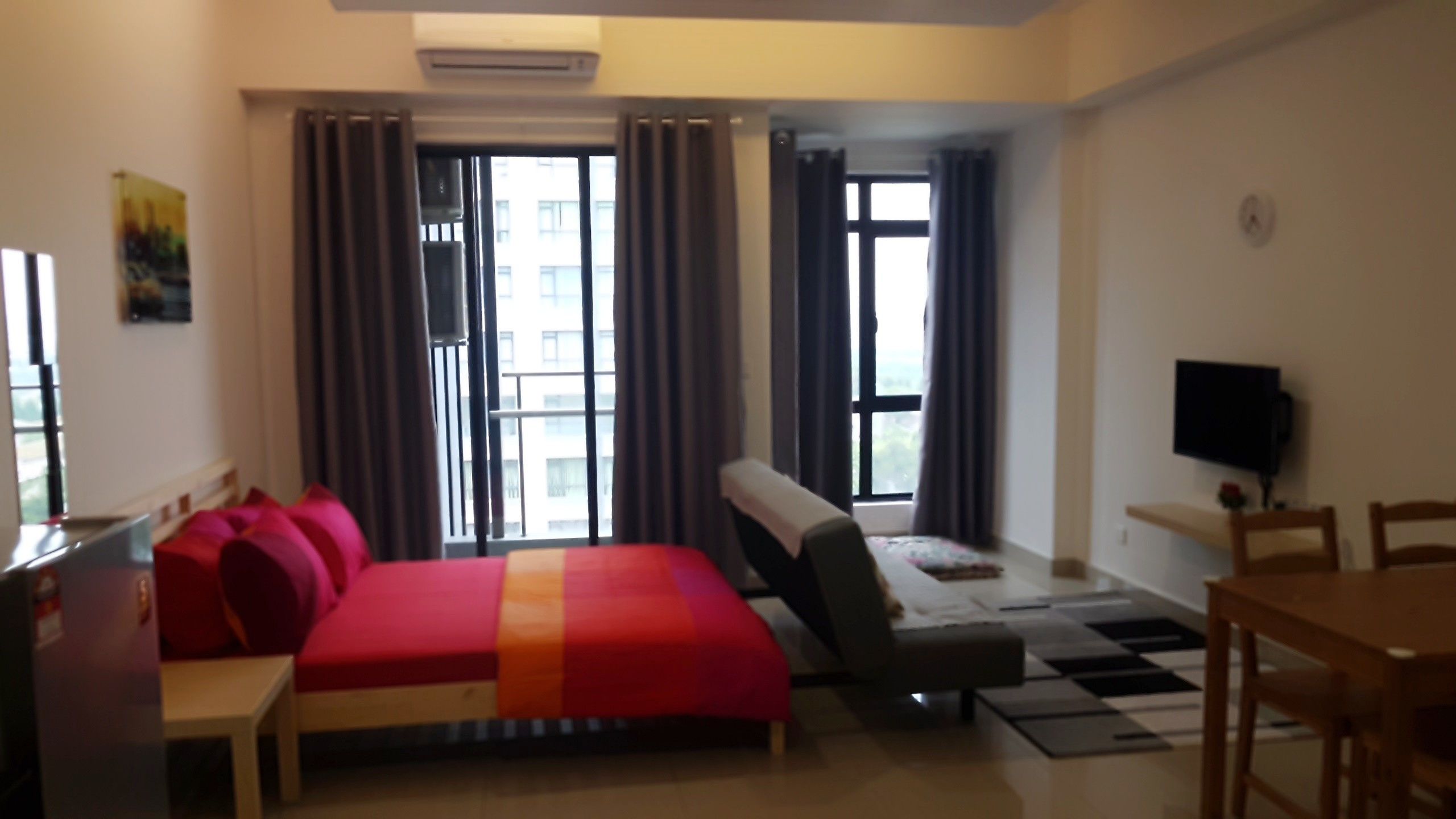 studio, balcony | individually decorated, individually furnished, desk, laptop workspace