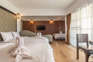 Cortinas blackout, insonorización, wifi gratis y ropa de cama