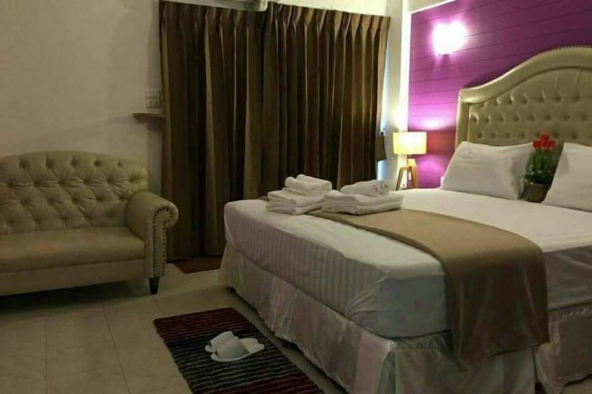 Blackout curtains, soundproofing, free WiFi, bed sheets