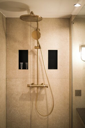 Family Room | Bathroom - Hotel Mountain Paradise (Zermatt)